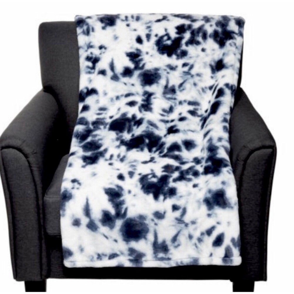 Oversized Black & White Tie-Dye Throw Blanket